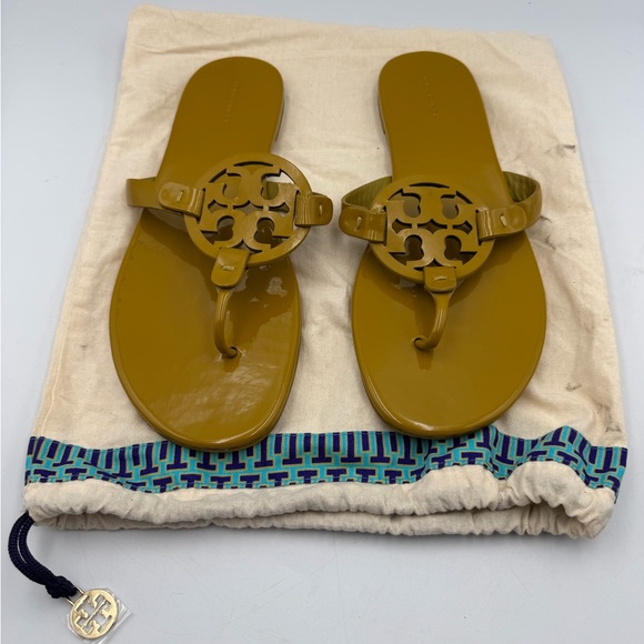 Tory Burch Miller Soft Patent Thong Sandals Olive Green Size 11 Like New - Picture 2 of 8